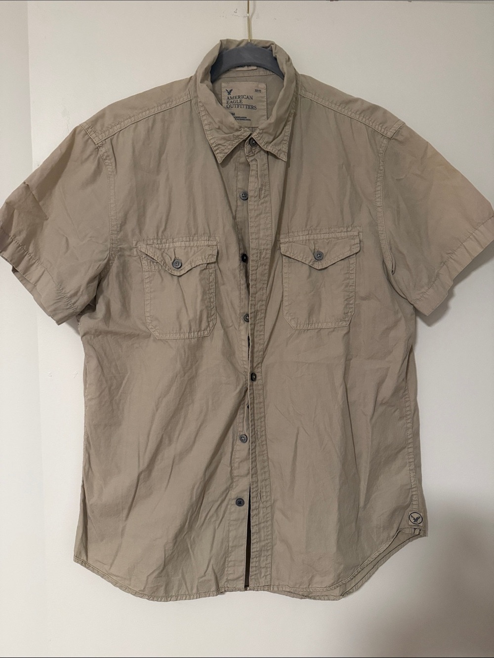 American Eagle Outfitters Short-Sleeve Button-Down Shirt in Taupe